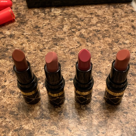 MAC NUTCRACKER MINI LIPSTICK SET - Picture 3 of 4